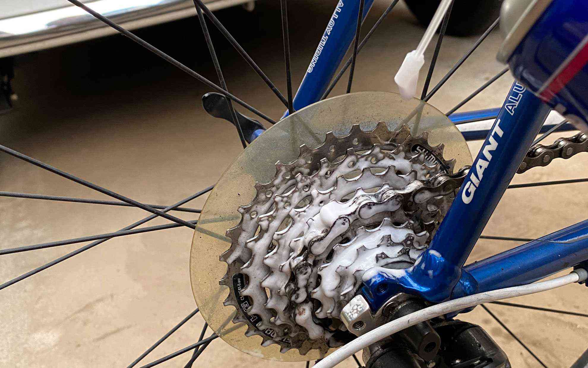 フォーミングマルチクリーナー。泡で汚れを落としてくれます。 