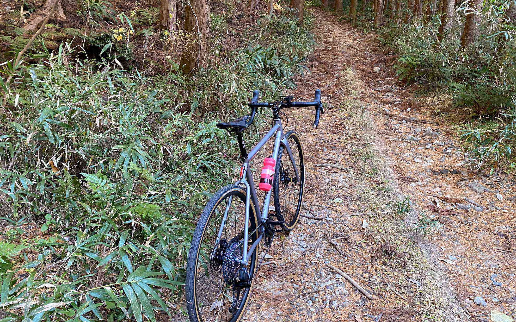 32mmでも走れる道は多い。