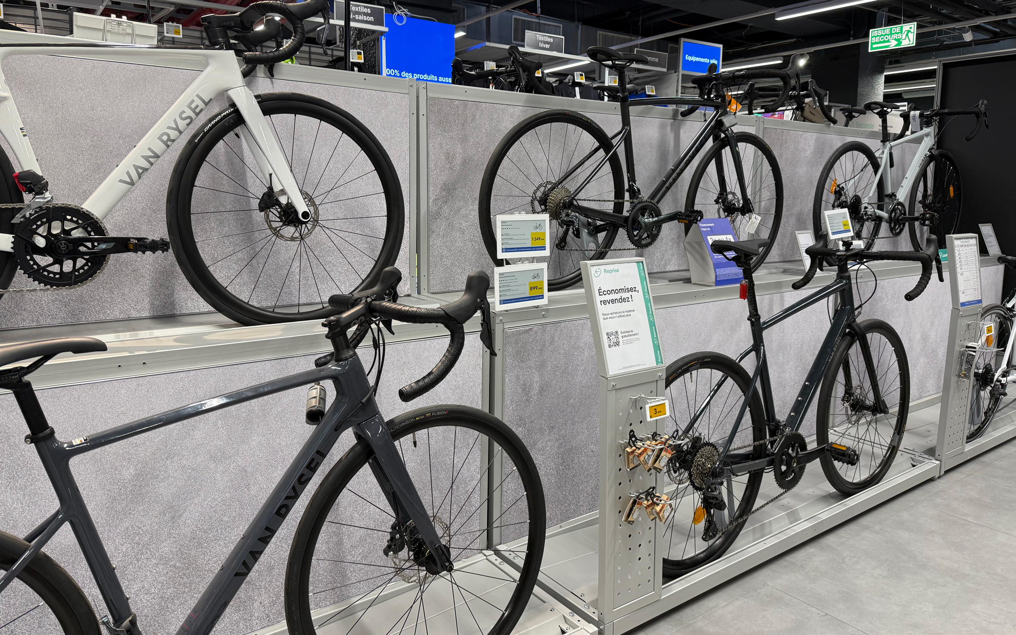 デカトロンでバイクチェック。